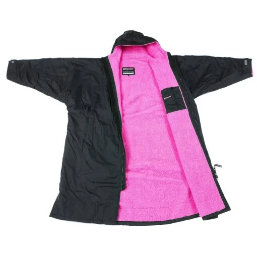 DryRobe DryRobe Advance Longsleeve Rain Jacket - Black/Pink 4 DryRobe DryRobe Advance Longsleeve Rain Jacket - Black/Pink -RR Ski Race Shop dryrobe advance longsleeve rain jacket black pink p16780 21080 image