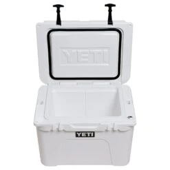 YETI Yeti Tundra 35 Cool Box - White 10 YETI Yeti Tundra 35 Cool Box - White -RR Ski Race Shop yeti tundra 35 cool box white p20625 28681 image